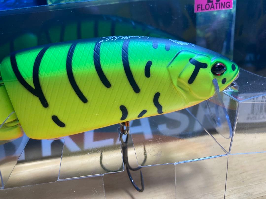 TiNYKLASH Lo 限定カラー　ビレッジタイガー　タイニークラッシュ