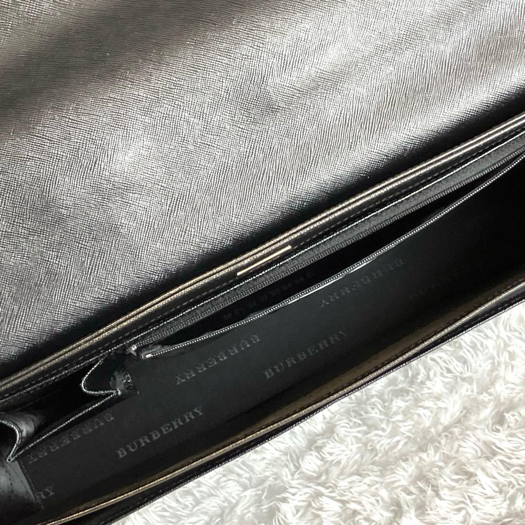 【美品】Burberry 高級ビジネスバッグ　ダレスバッグ　鍵付き