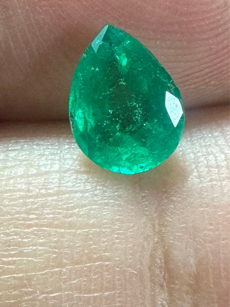 天然エメラルド　0.971ct
