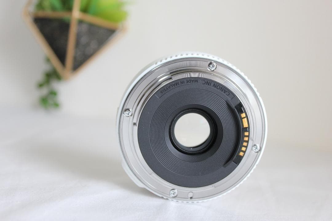 Canon Kiss X7 ホワイト 標準ズームセット 一眼レフカメラ