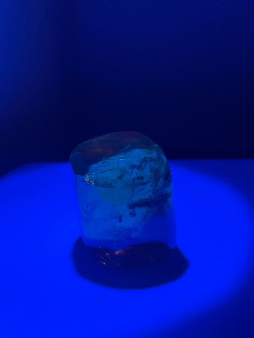 インペリアルトパーズ　710ct 未鑑定　色石