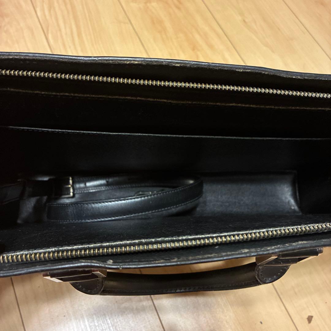 値下げしました！ルイ・ヴィトン　ビジネスバッグ 黒 シンプル