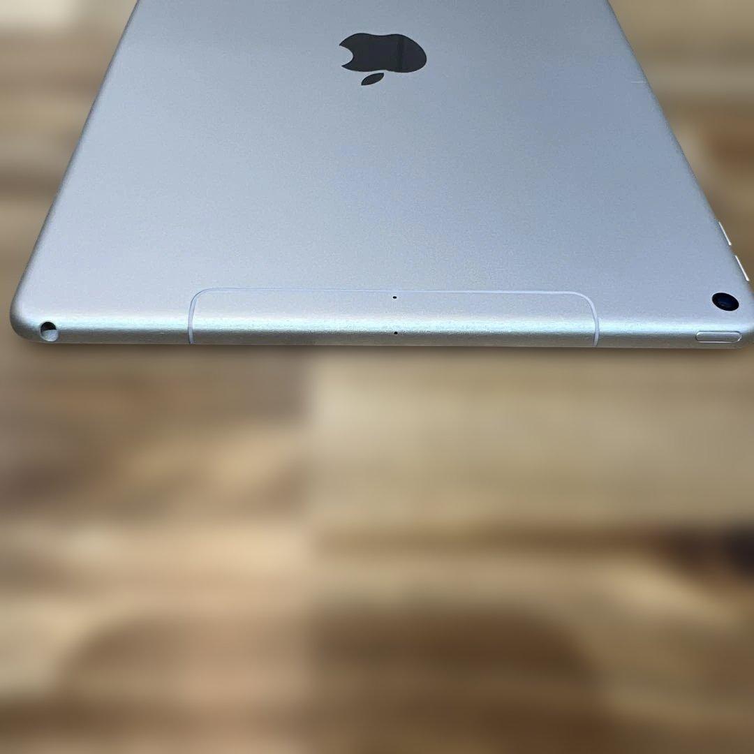 K1383 SIMフリー　iPad Air 3 64GB