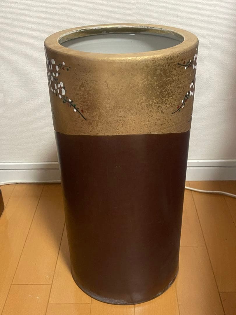 年代不明，骨董塗金茶色掛釉梅の花柄。壺。花瓶特大置物高さ42.5Cm。九谷。