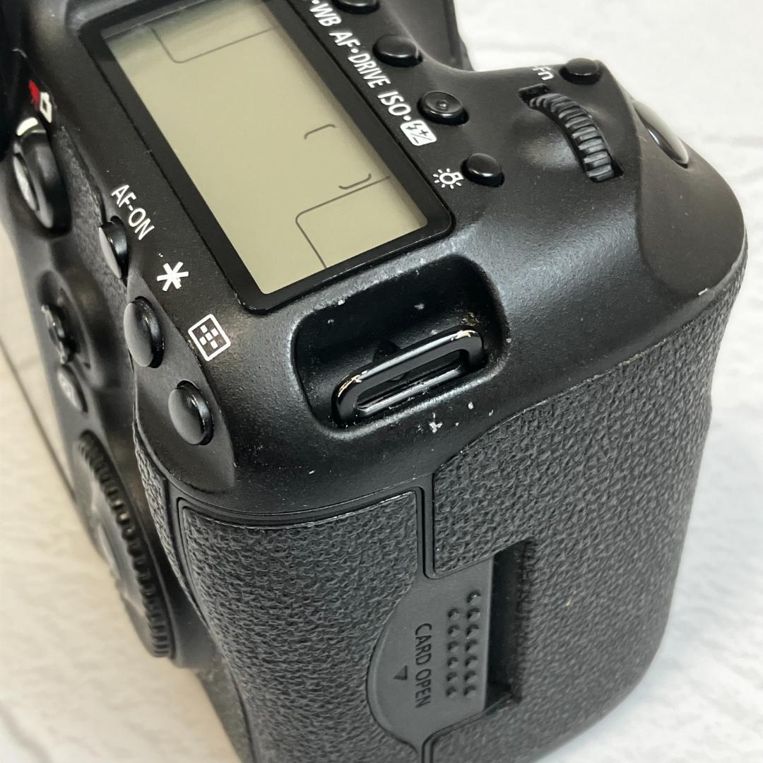 【良品】Canon EOS 5D Mark III ボディ(バッテリー付)