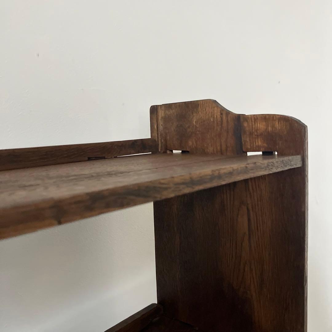 古い木製の楔棚