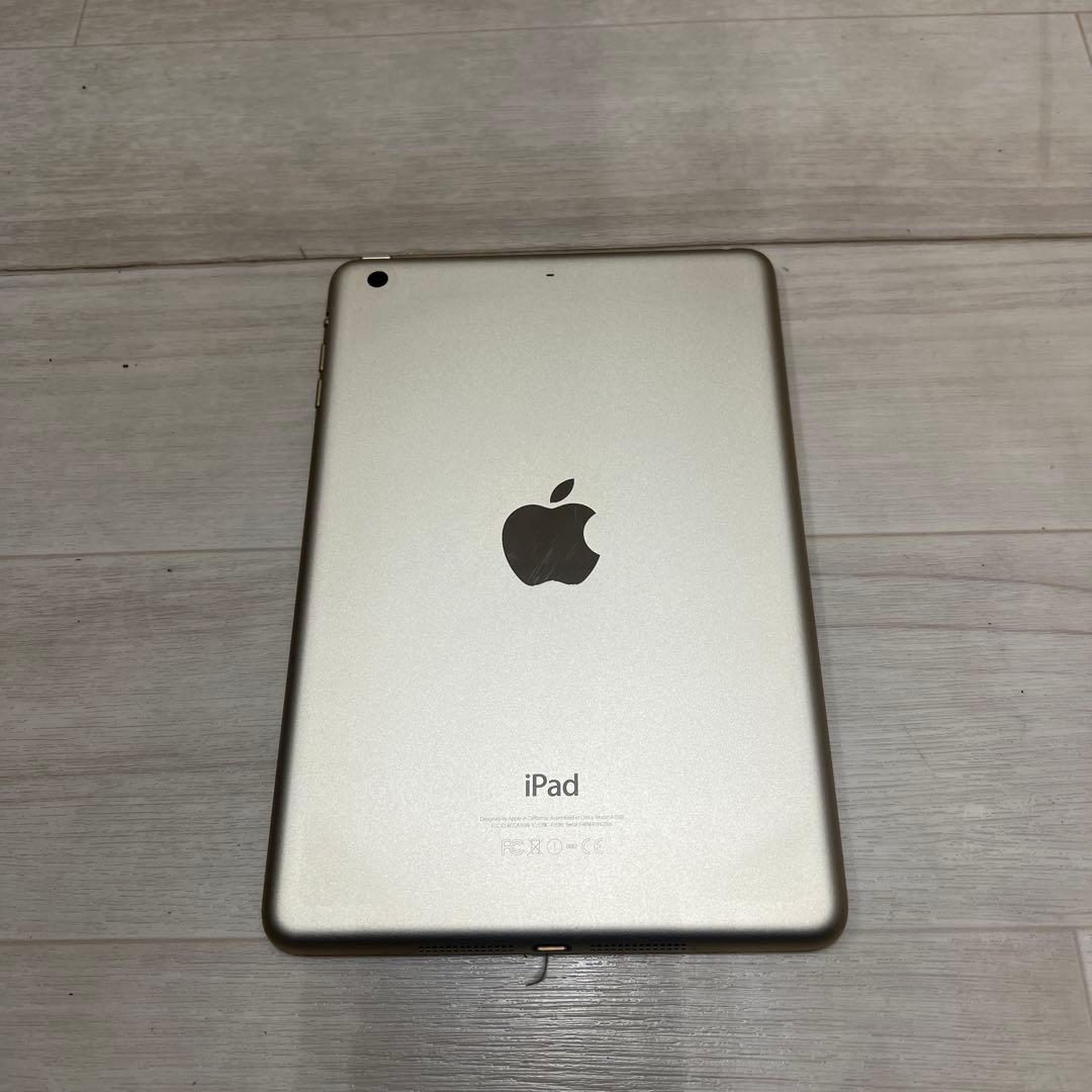 iPad ゴールド 7．9インチ カバー付き