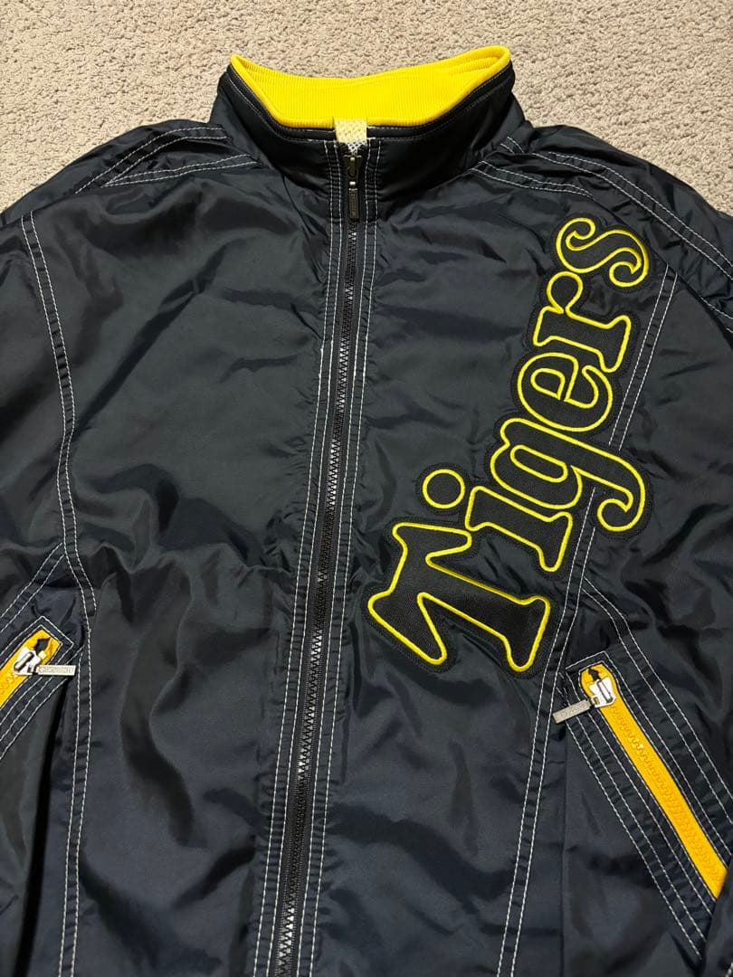 阪神タイガース　デサント　プロコレ　ブルゾン　グランドコート