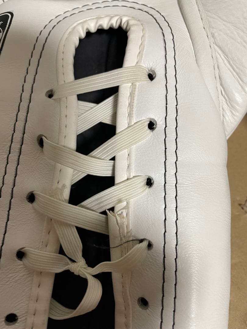 TWINS SPECIAL ボクシンググローブ　 8oz 紐式　本革　ホワイト