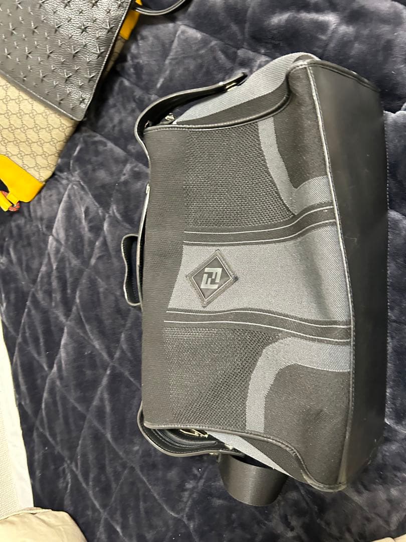FENDI テクニカルニットバッグ
