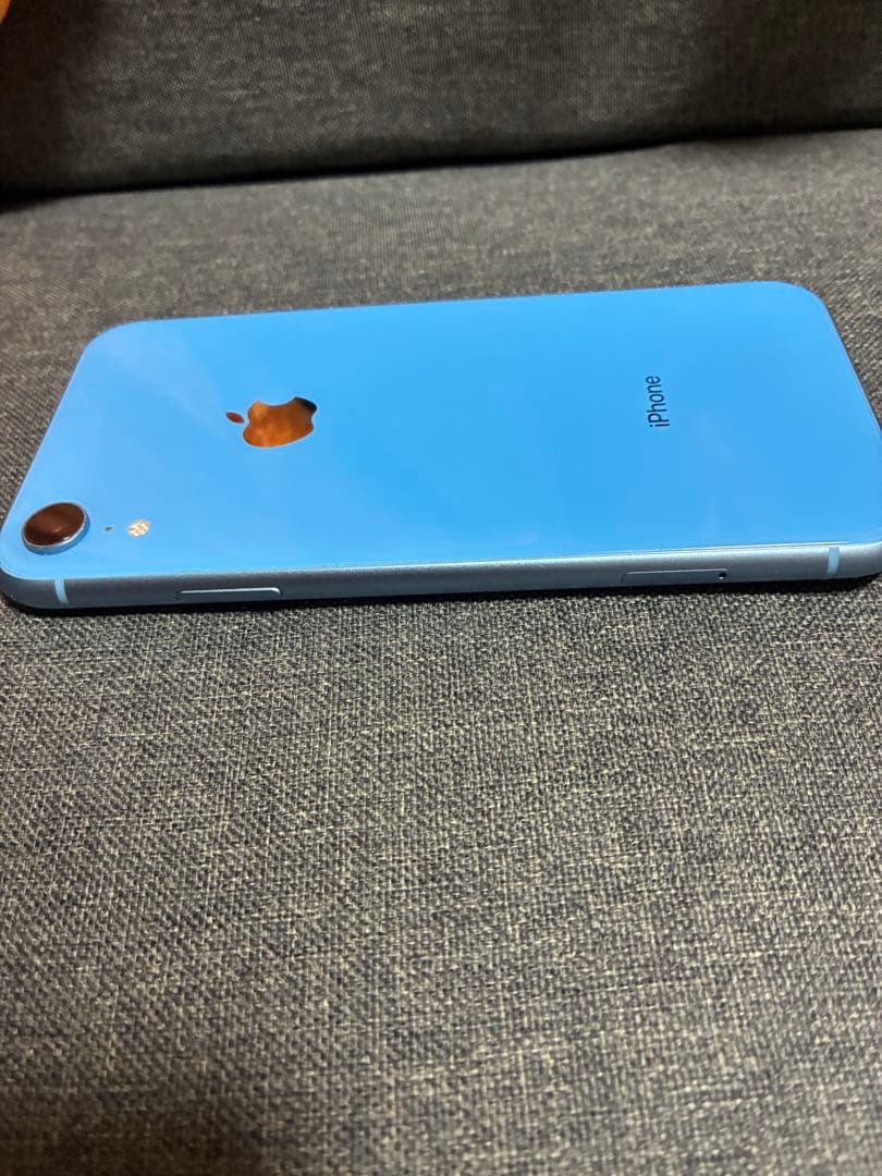 iPhone XR ブルー 本体 256GB 付属品付 予備充電器、保護フィルム