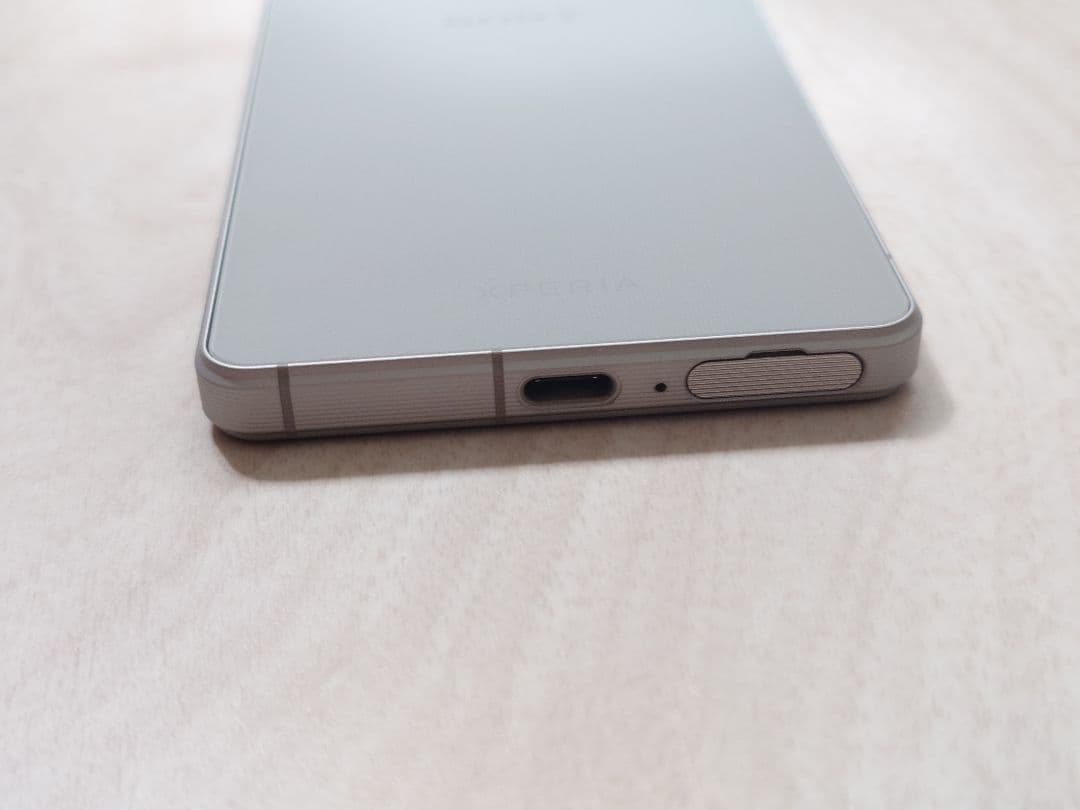 ポ*ン様 Sony xperia 1 v 12/256 シルバー 訳あり