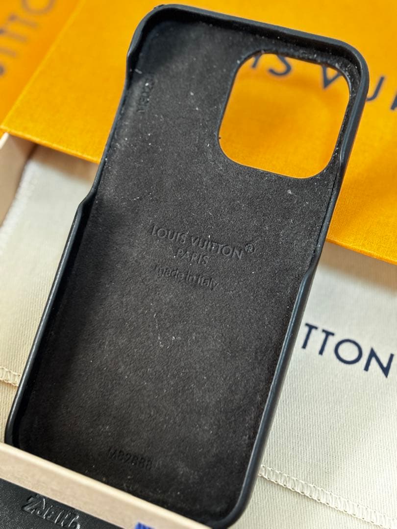 ルイ・ヴィトン iPhone15 Pro Max ケース　使用2週間の美品