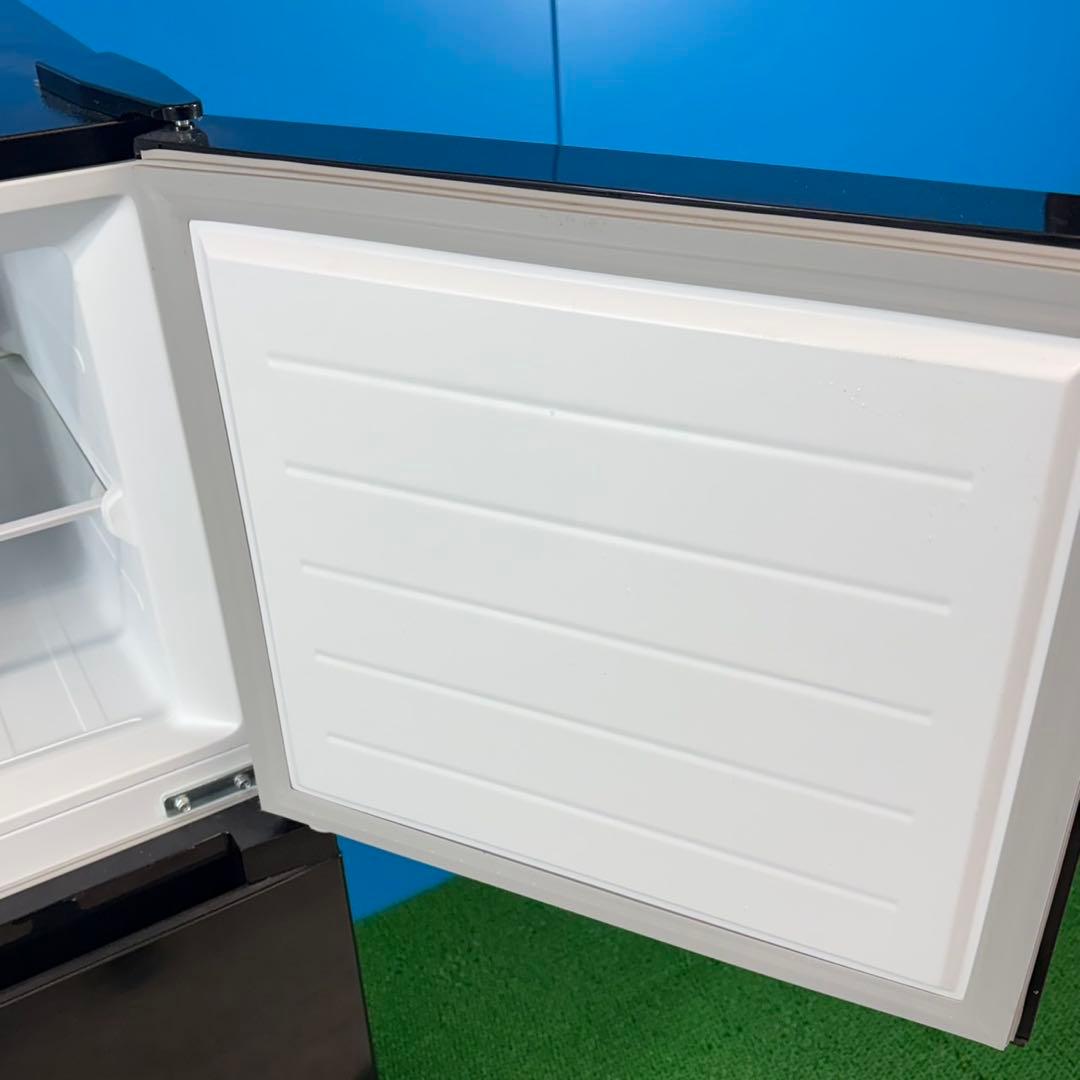 740 最新2025年製　一人暮らし用　冷蔵庫　100L強　小型　右開き　2ドア