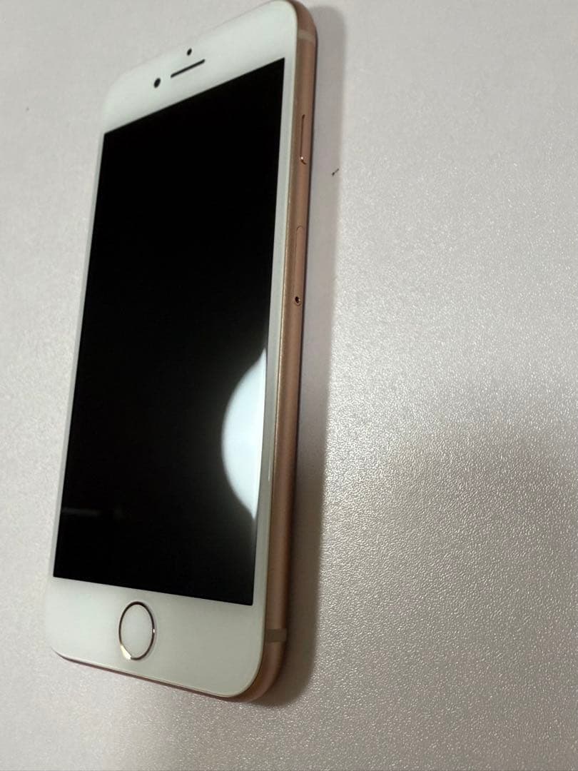 あ*い様 Apple iPhone 8 ゴールド バッテリー92%