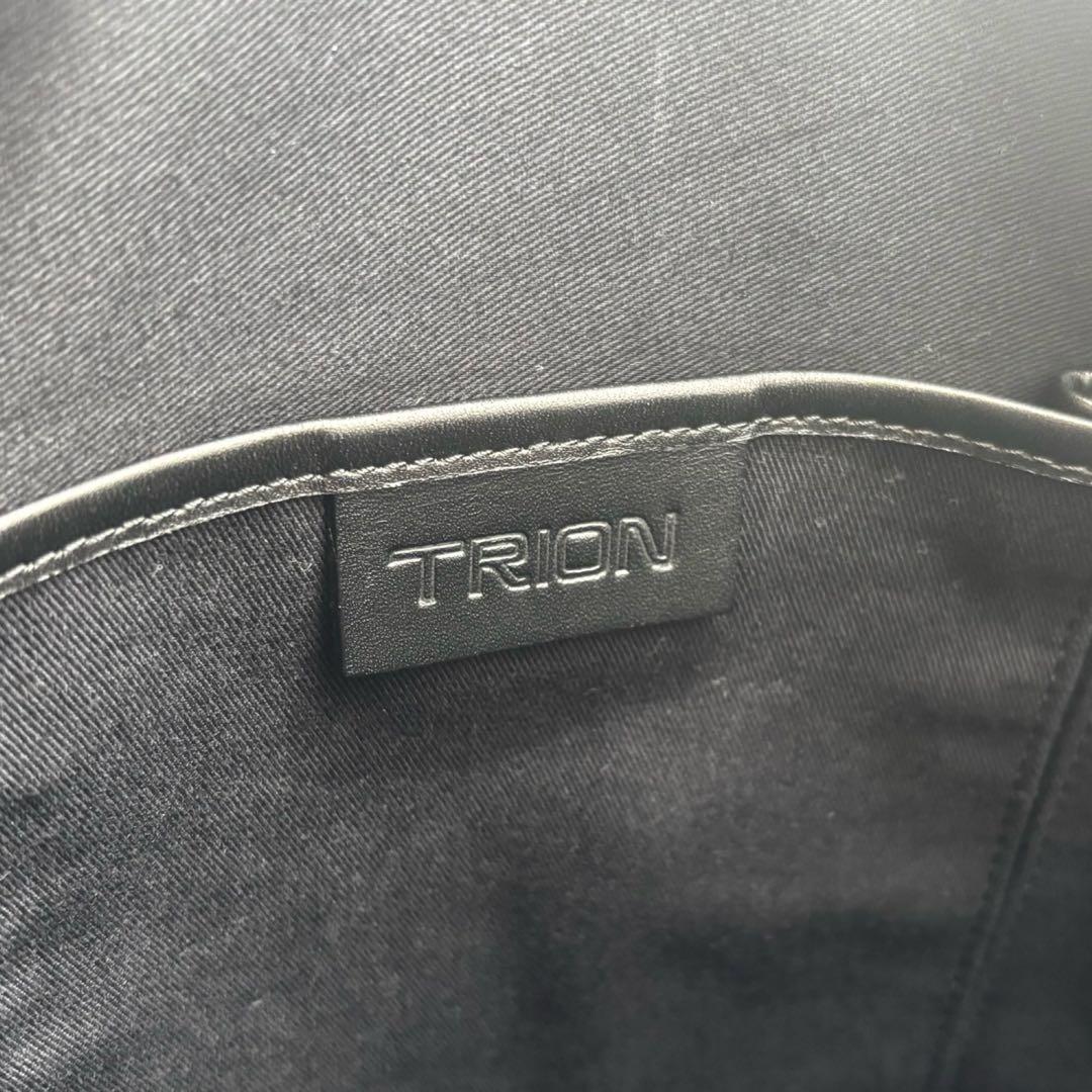 【新品タグ付き】トライオン　ビジネスバッグ　レザー　ブラック　通勤通学　大容量