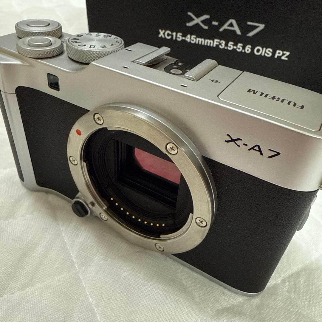 FUJIFILM X-A7 ミラーレス一眼カメラ 本体