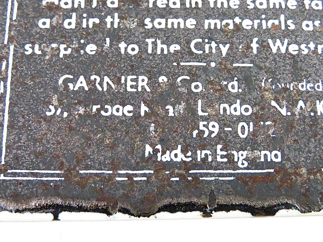 Garnier社　ホーロー製プレート