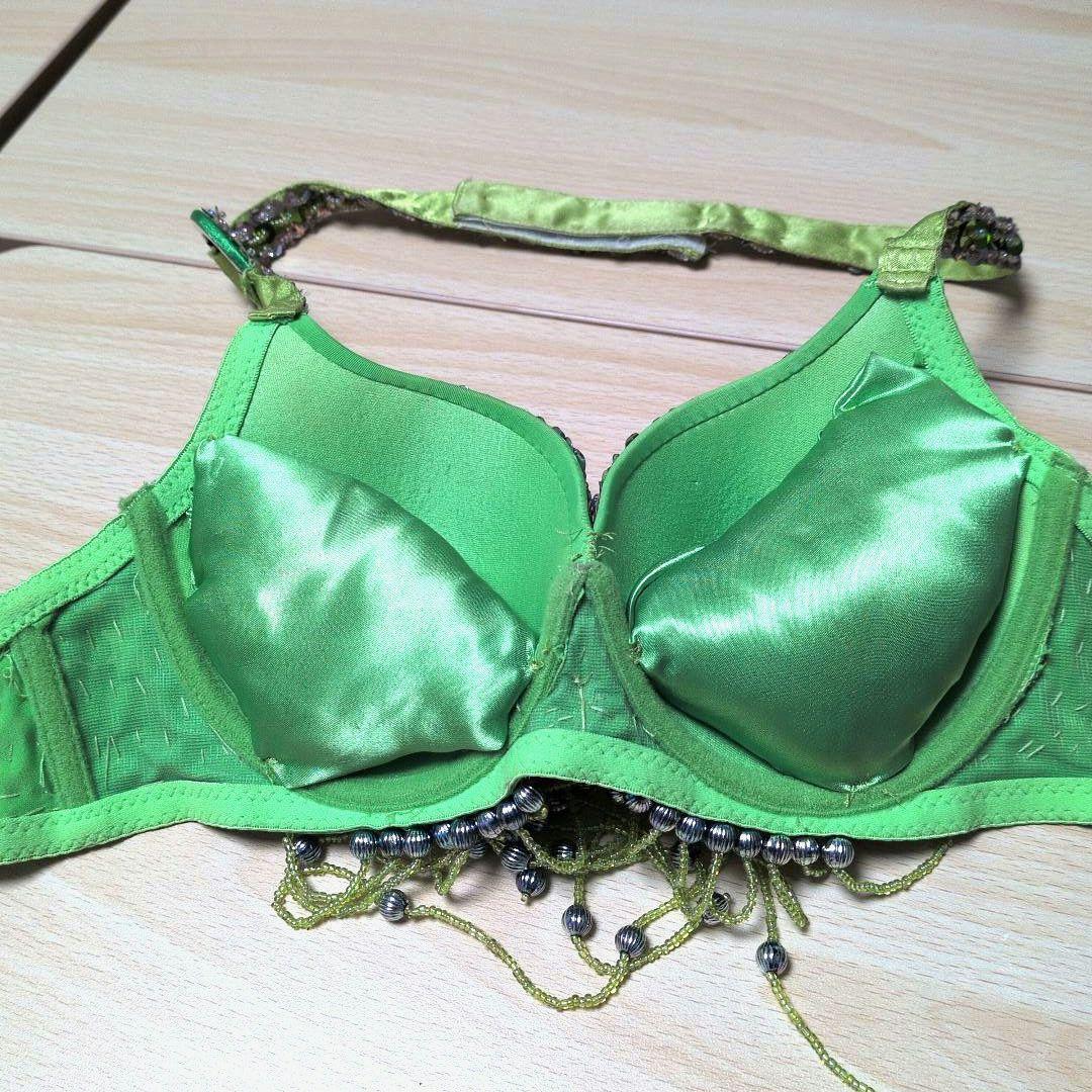美品　ベリーダンス衣装　セットアップ　ブラベルト　ライトグリーン　オリエンタル
