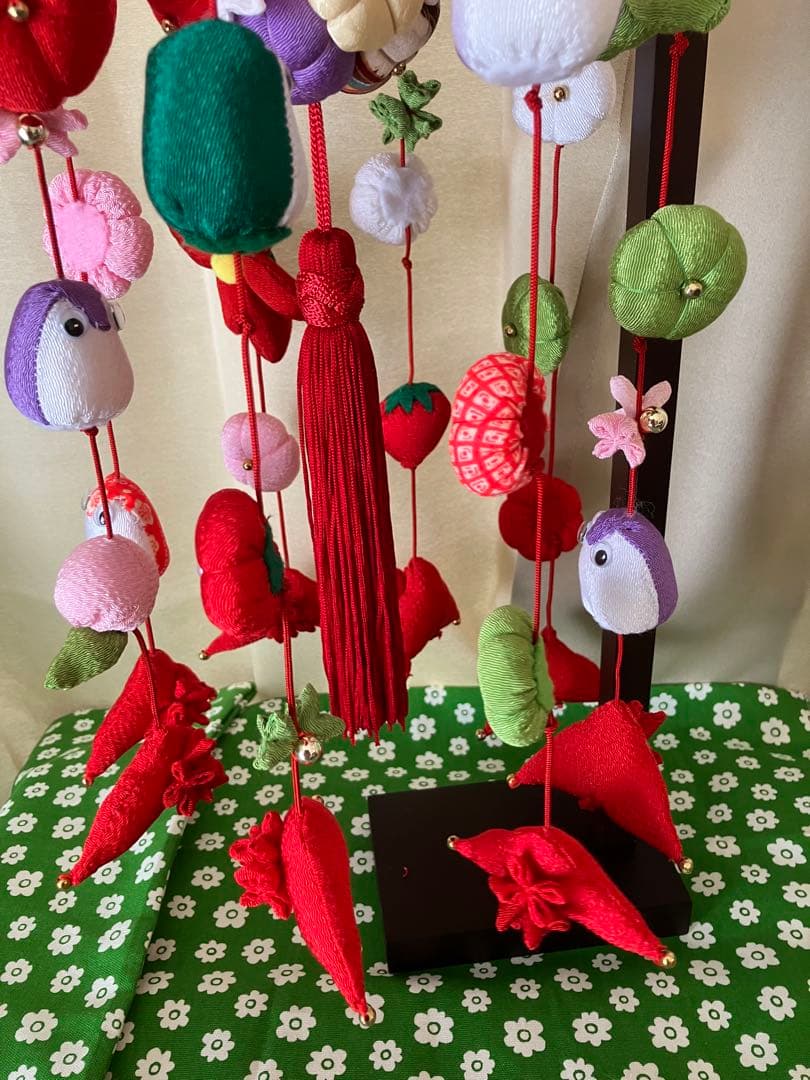 雛祭り 吊るし飾り 可愛い　ハンドメイド　新品　スタンド付き　高さは５５センチ