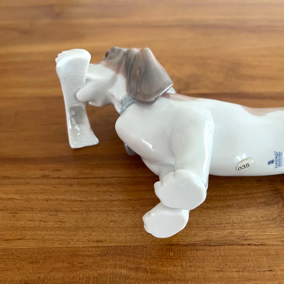 リヤドロ フィギュリン 新聞屋さん 犬 置物 インテリア 人形 磁器 ポーセリン