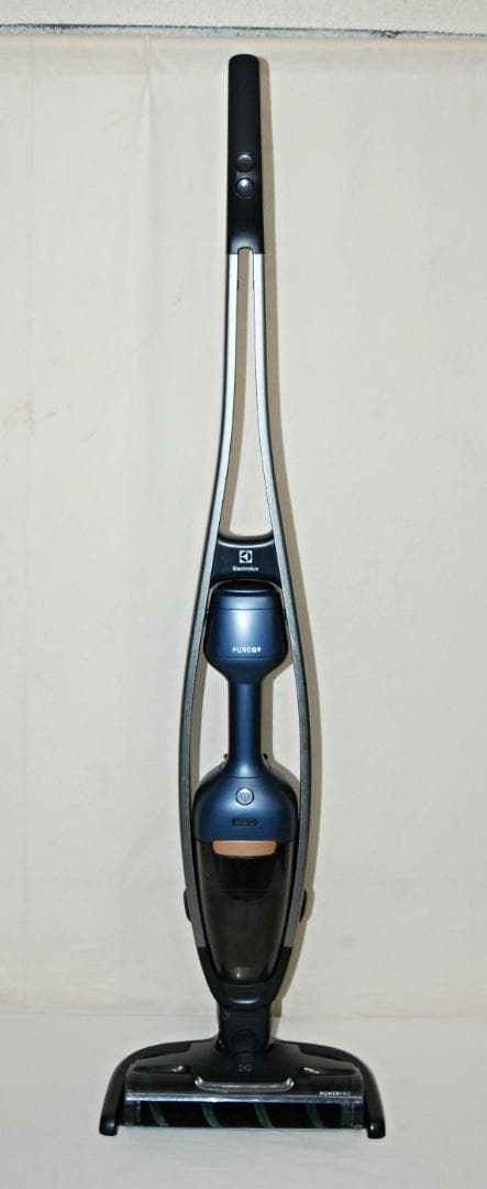 エレクトロラックス PURE Q9 スティッククリーナー 北欧デザイン