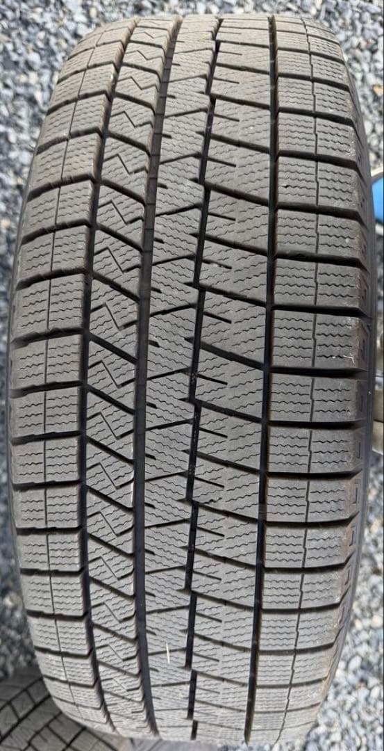 オデッセイハイブリッド　スタッドレスタイヤ　215/60R16