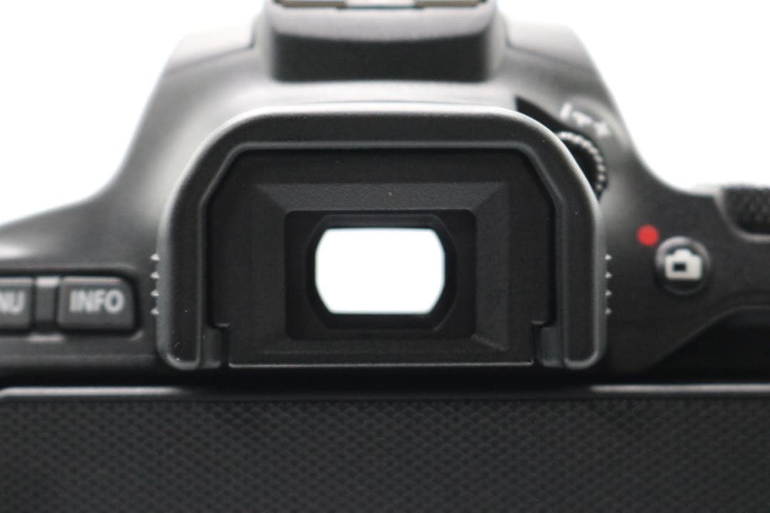 超美品 【Canon EOS Kiss X10 トリプルレンズセット】 安心保証