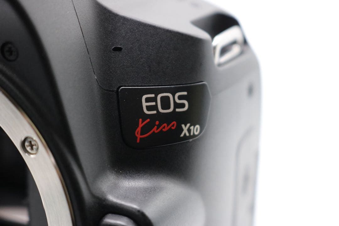 超美品 【Canon EOS Kiss X10 トリプルレンズセット】 安心保証