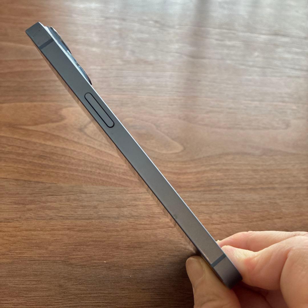 iPhone 14 ブルー