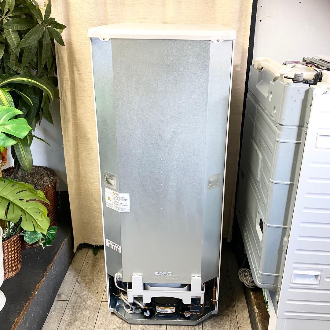 一人暮らし自炊派さんにも使いやすくておすすめ！シンプルがオシャレ♪冷蔵庫146L