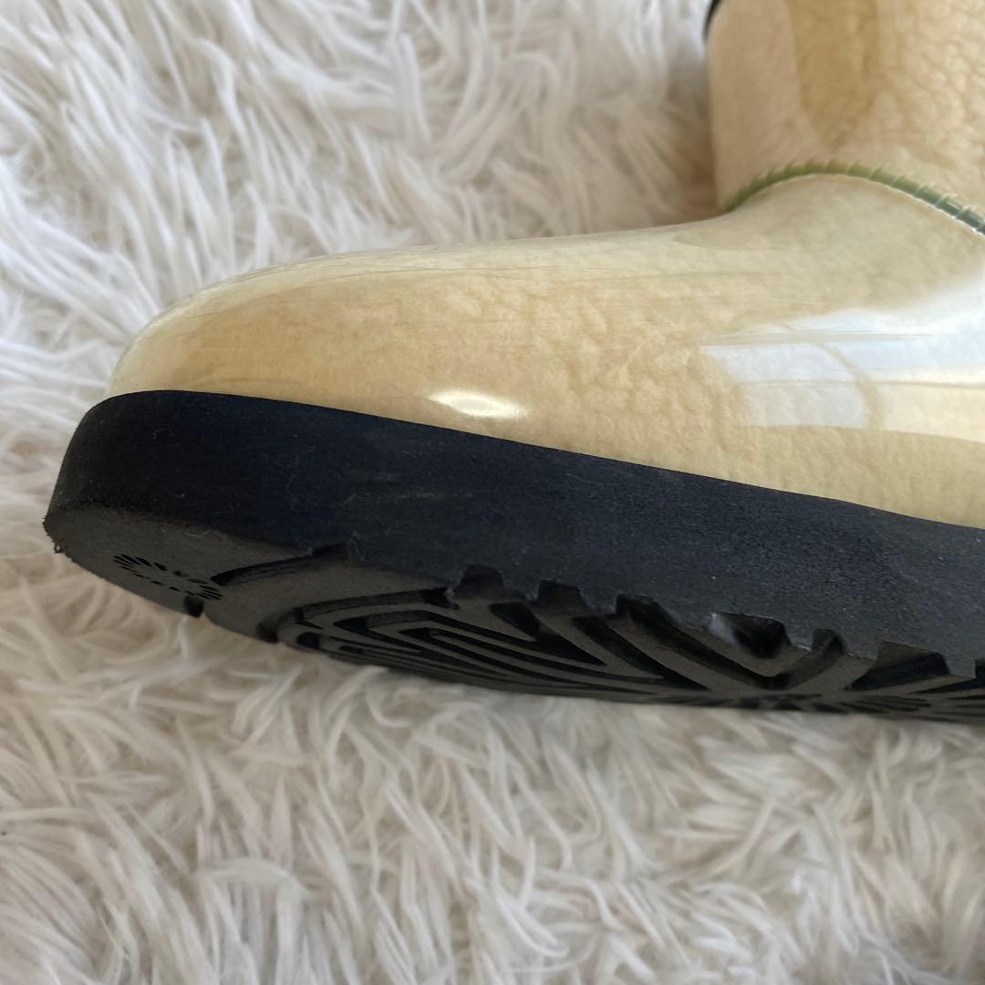 UGG アグ　レインブーツ　ボア　クリア　ベージュ　クリーム　ロゴ入り　長靴