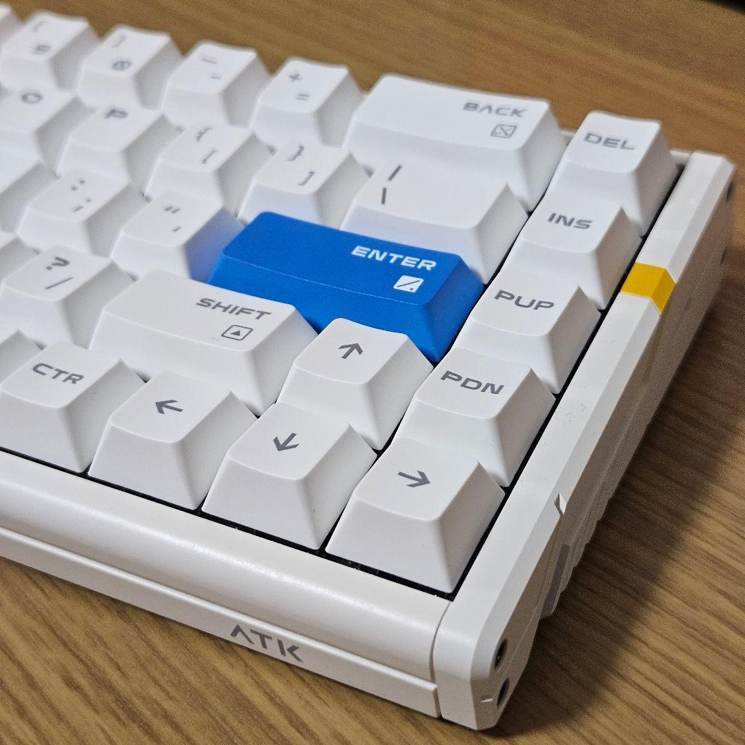 ATK RS6 ゲーミングキーボード コミックキーキャップ付 USED