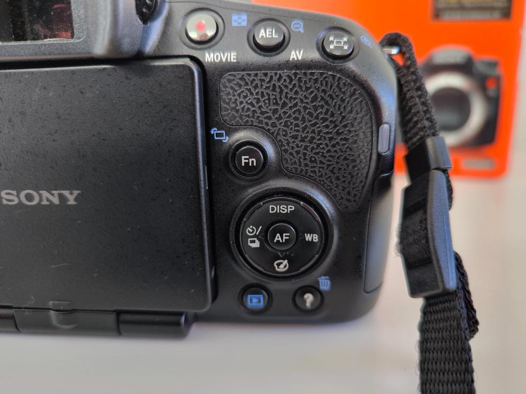 ソニー　α６５カメラセット（18－250㎜レンズ付き）