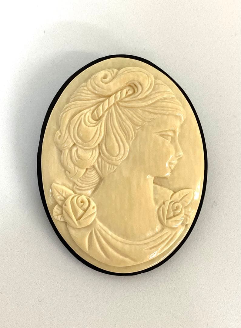 417. カメオ　ブローチ　天然素材