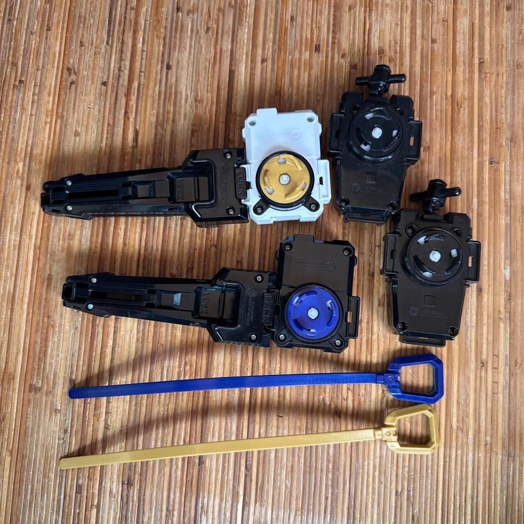 BAYBLADE X まとめ売り13個他、ケース、公式スタジアムつき