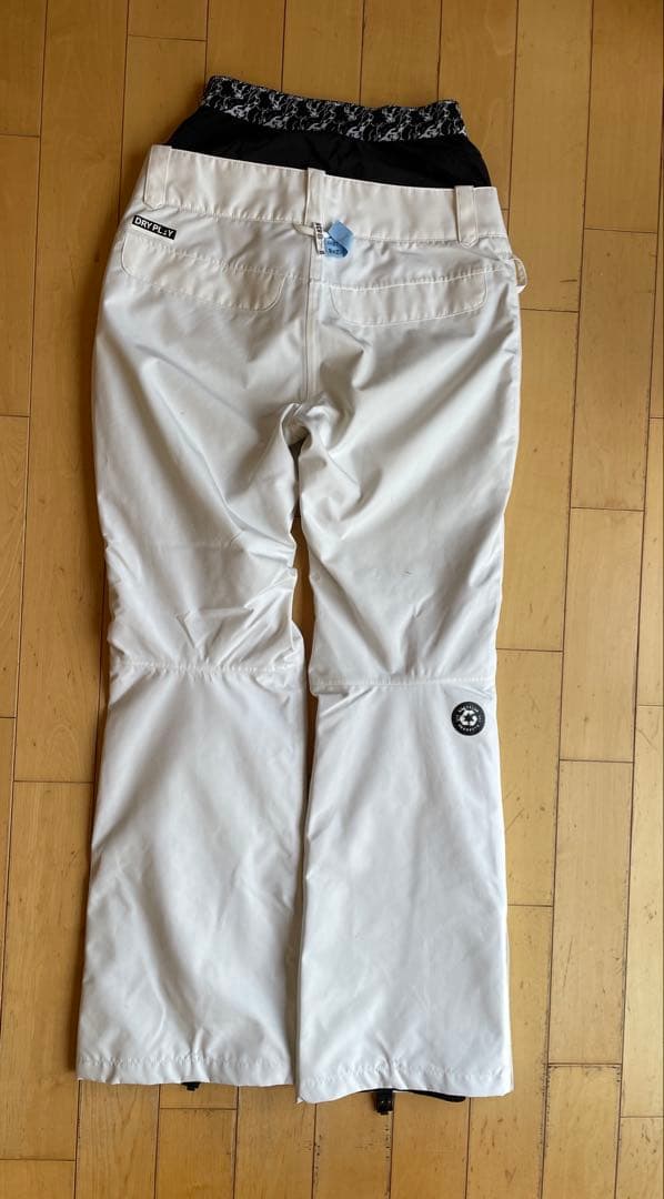 スノーボードジャケット＆パンツと花柄トップスセット 3日間限定お値下げします！