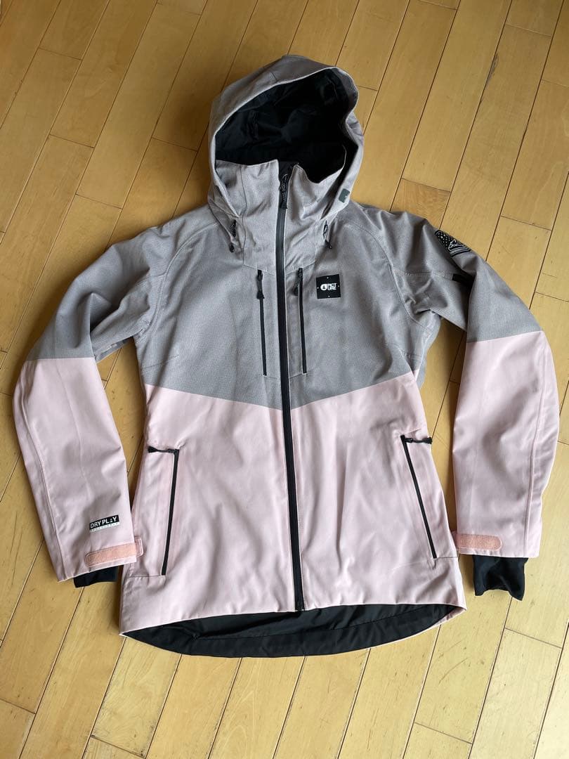 スノーボードジャケット＆パンツと花柄トップスセット 3日間限定お値下げします！