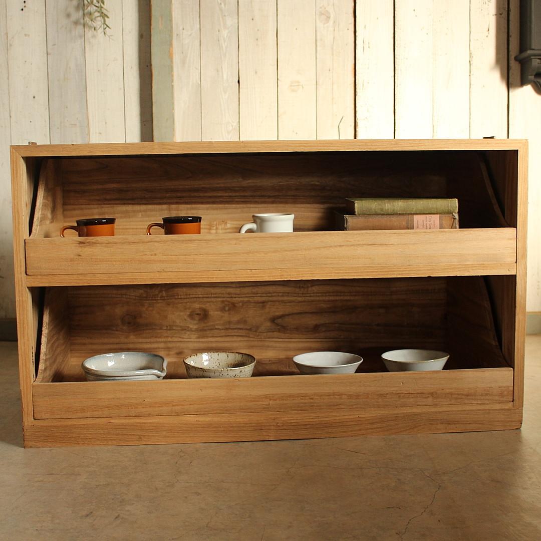 古い木製の引き出し　2段