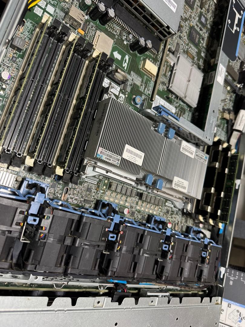 HP DL360 G7 1Uサーバー 8コア16スレッド