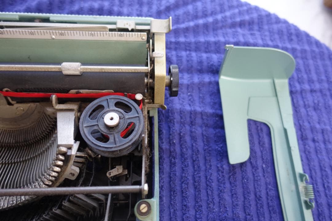 Olivetti Lettera 32 タイプライター グリーン