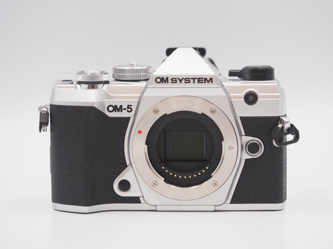OM SYSTEM OM-5 14-150mm Ⅱレンズセット（シルバー）