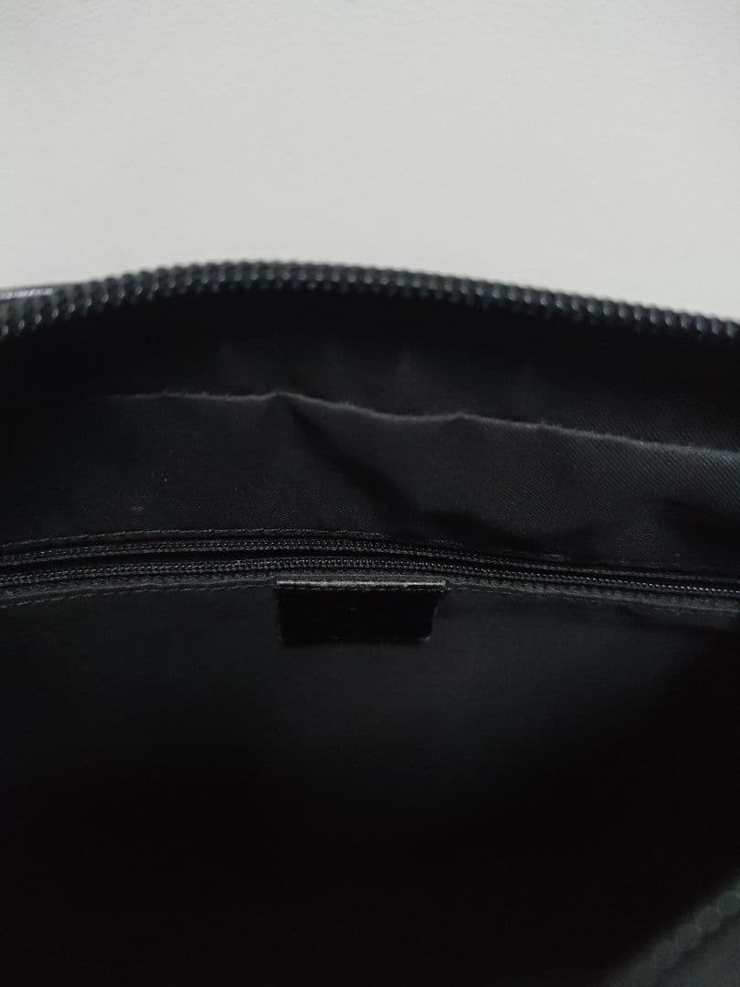 GUCCI　GGパターン ナイロン　ブラックショルダーバッグ