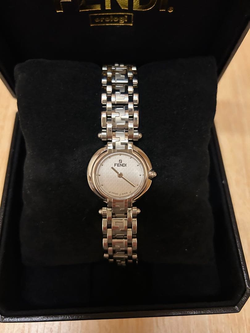 FENDI レディース FF柄ベルト ホワイト オロロジ