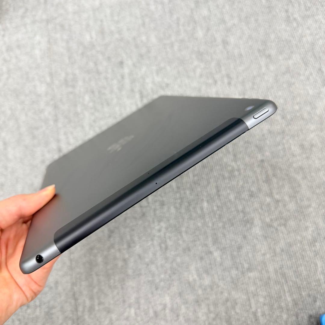 「美品」iPad 第8世代 32G Wi-Fi +Cellularスペースグレイ