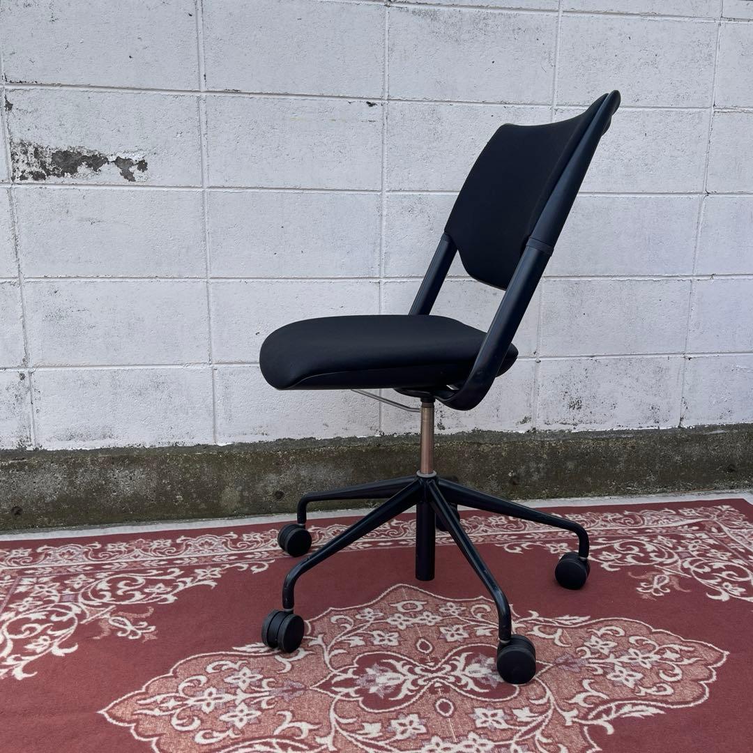 ITOKI イトーキ◾️ガス圧昇降式 デスクチェア 黒ブラック キャスター付き