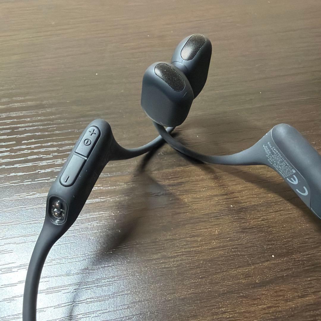 SHOKZ 骨伝導イヤホン 収納ケース、充電器付き