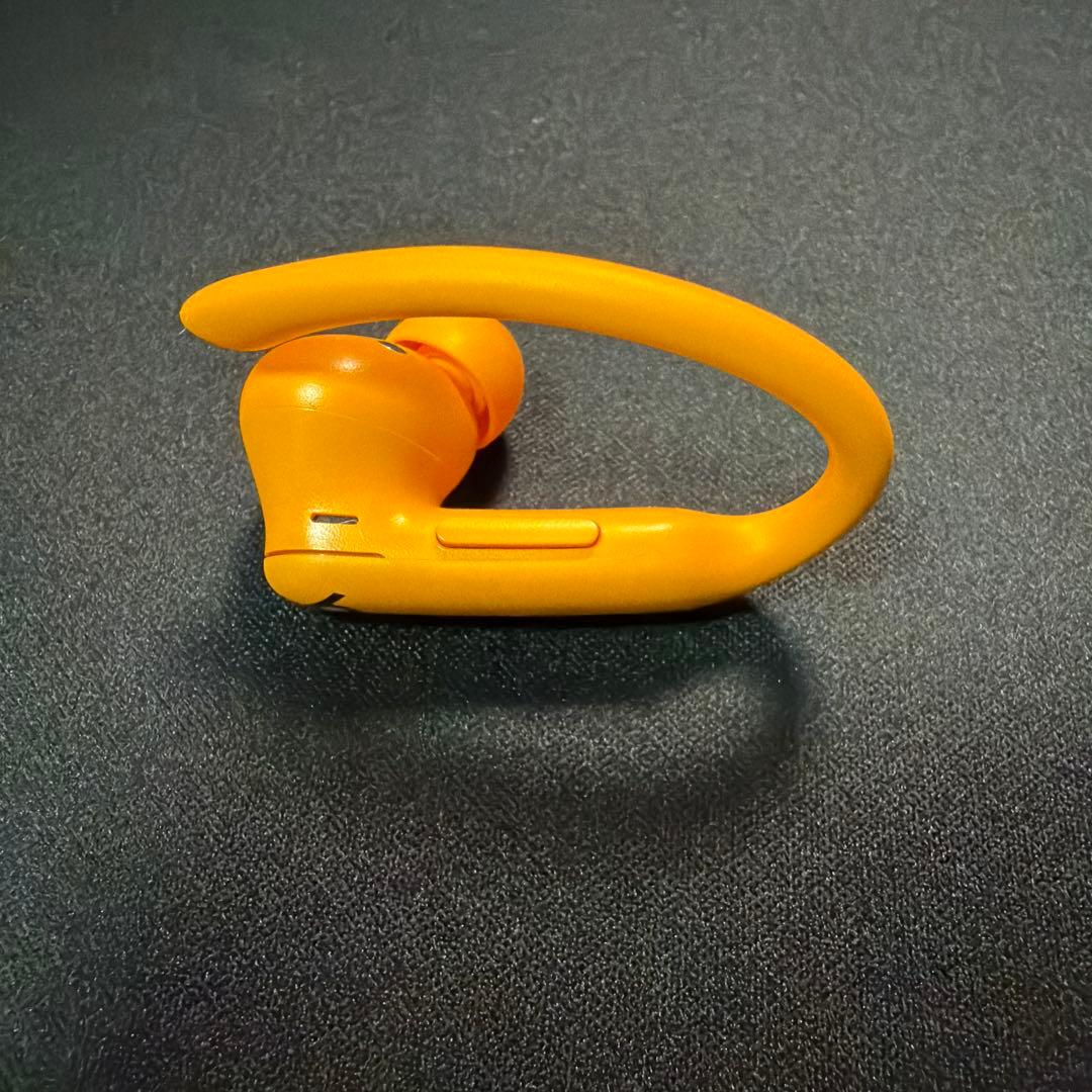 Powerbeats Pro 2　エレクトリックオレンジ