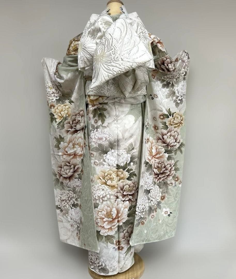 上品なくすみグリーンの牡丹と菊の振袖フルセット