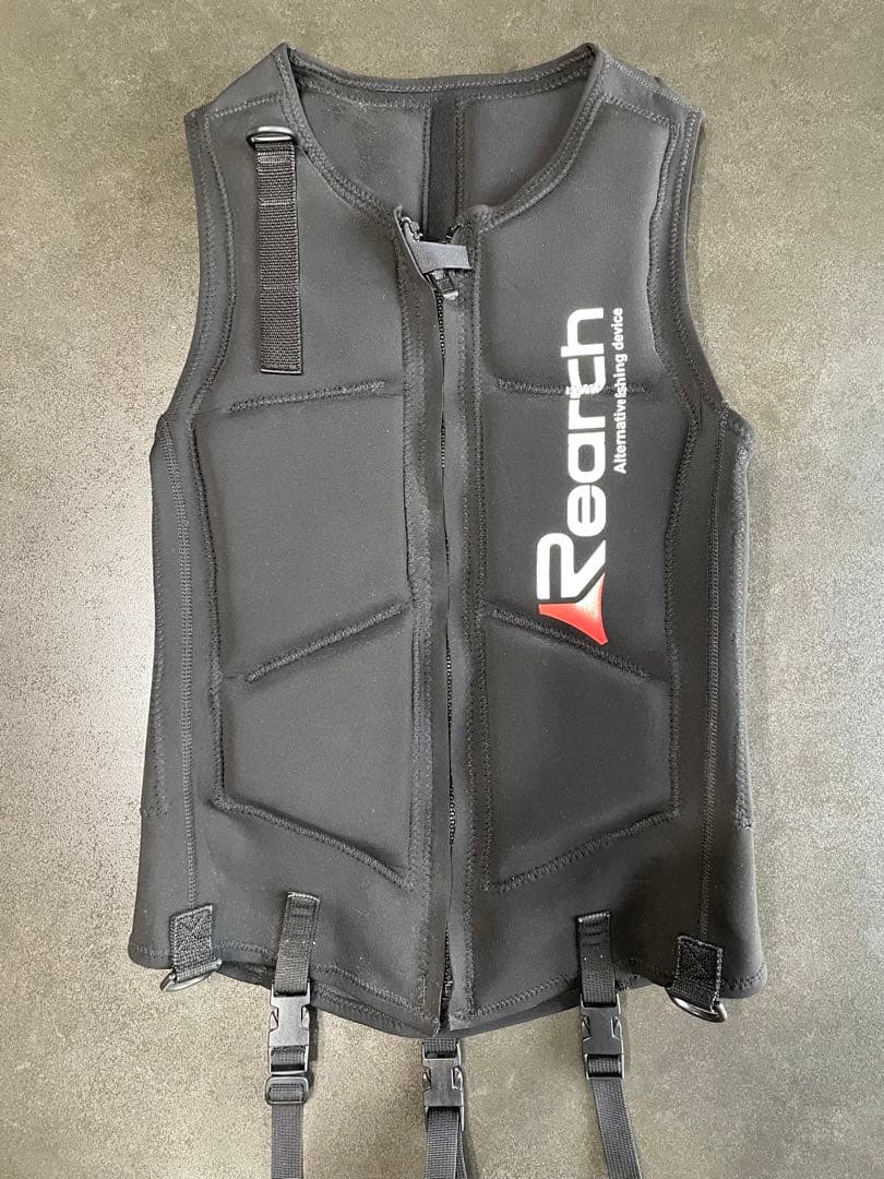 リアス　ロックショアベスト